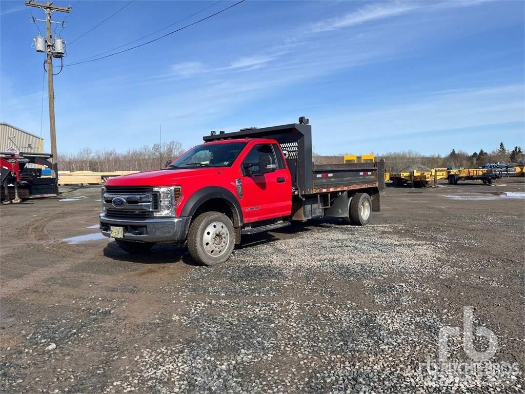 Ford F-550 덤프 트럭