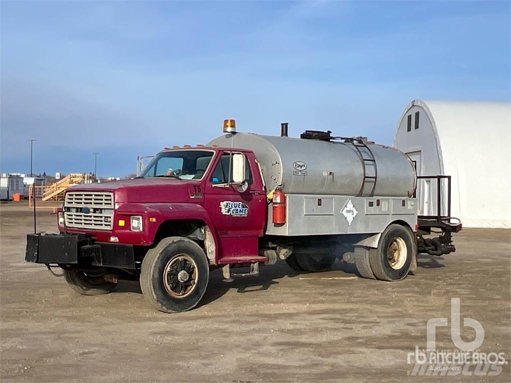 Ford F800 아스팔트 분무기