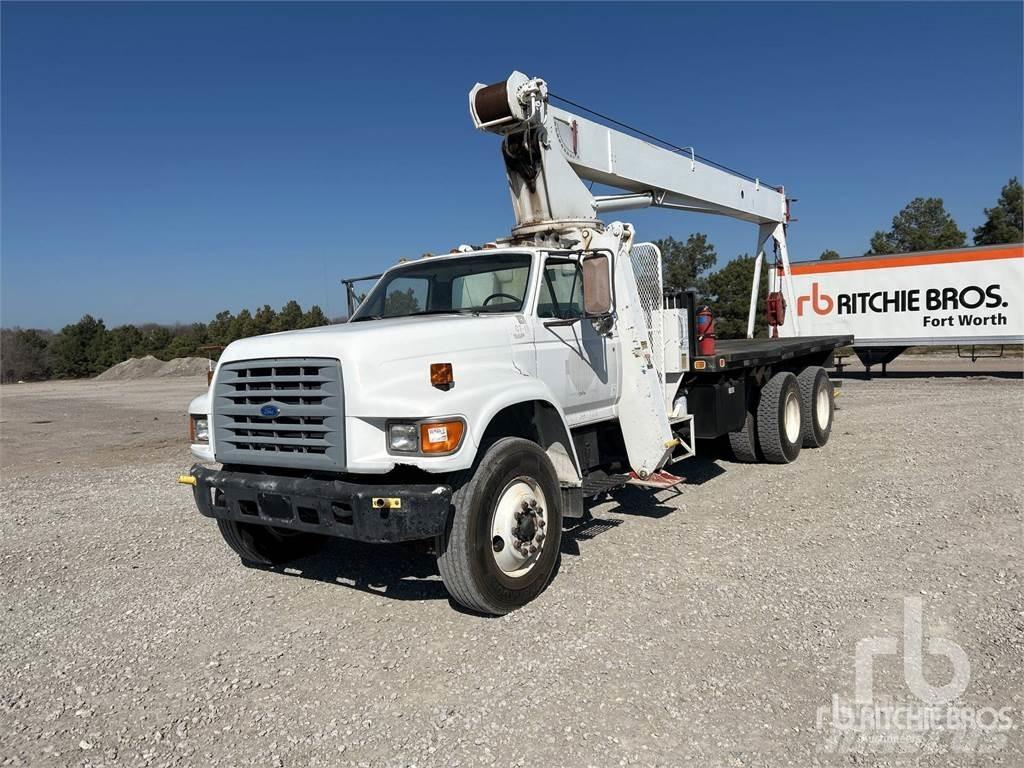 Ford FT900F 크레인 트럭