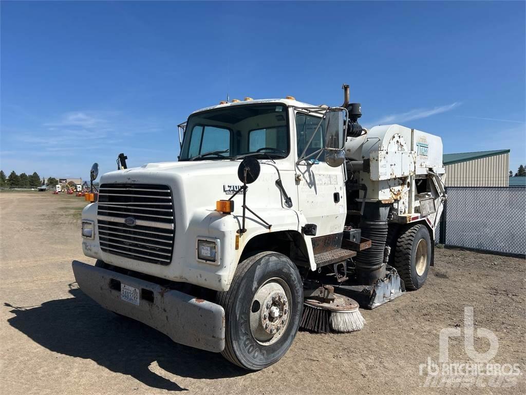 Ford L7000 청소 트럭