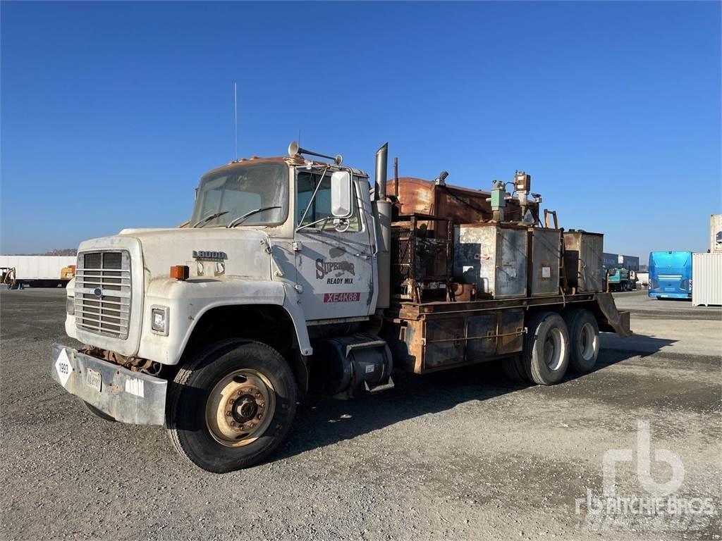 Ford LNT8000 탱커 트럭