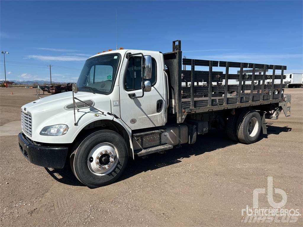 Freightliner M2 플랫베드/드롭사이드 트럭