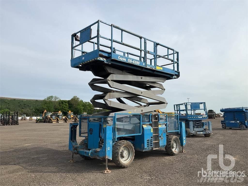 Genie GS4390 가위형 리프트