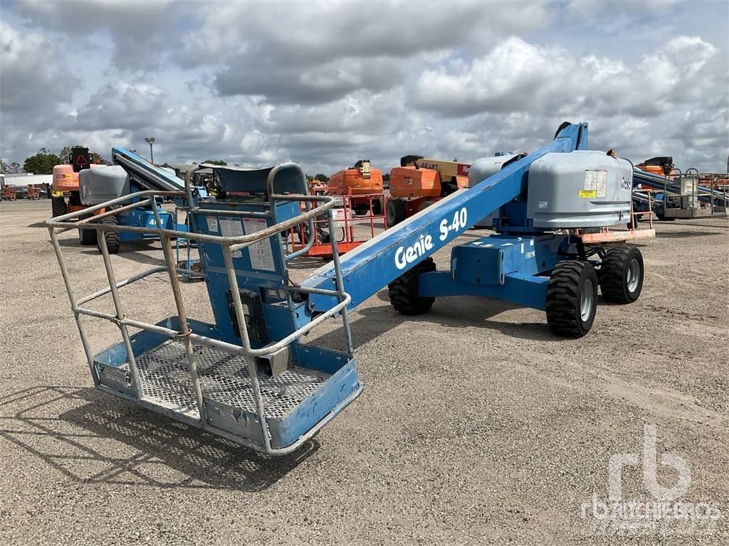 Genie S40 관절형 전동이동 리프트