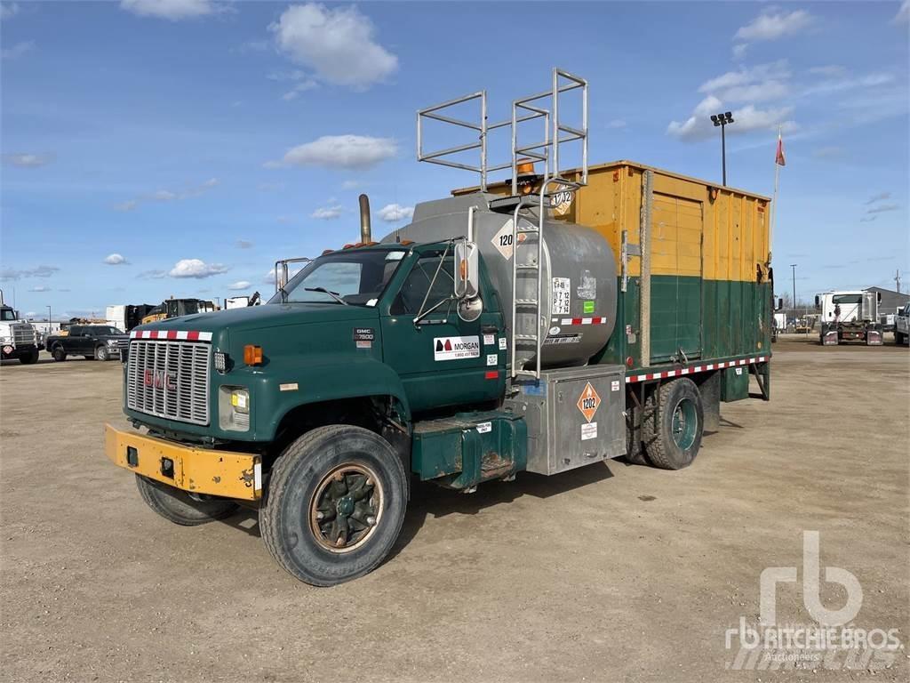 GMC C7500 탱커 트럭
