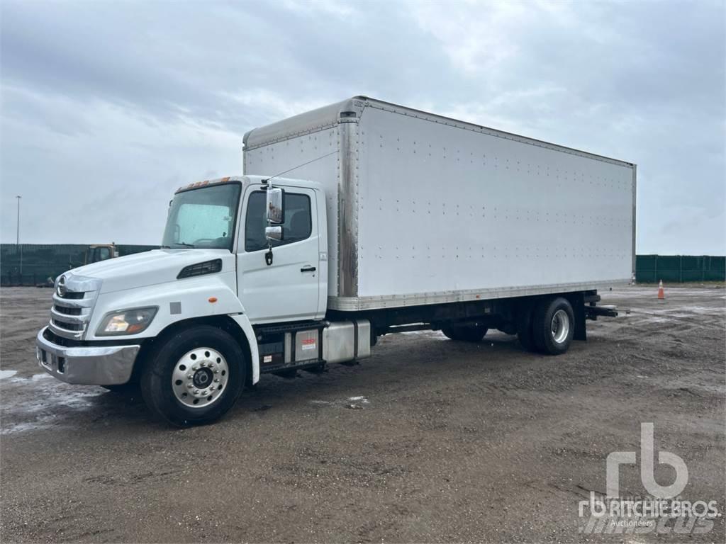 Hino 268 패널 화물차
