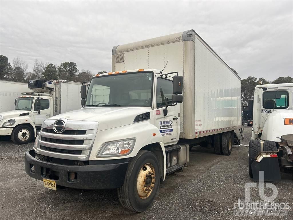 Hino 268 패널 화물차