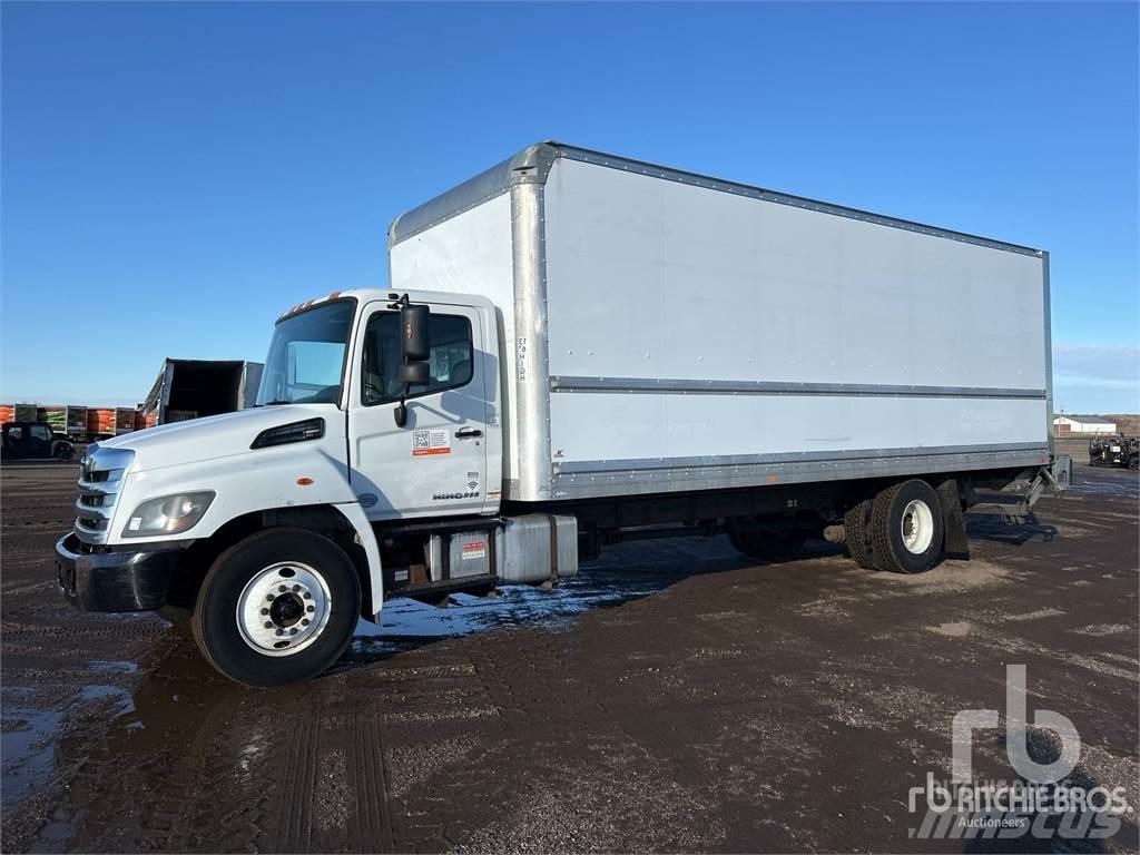 Hino 268 패널 화물차