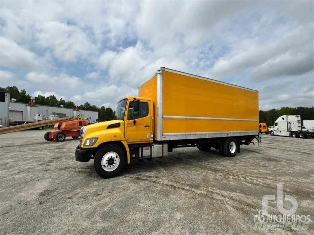 Hino 268 패널 화물차