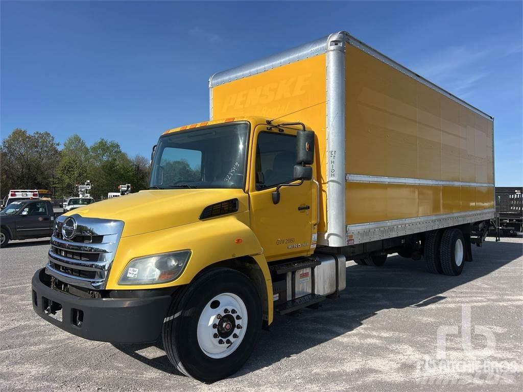 Hino 268 패널 화물차