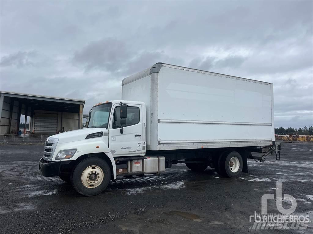 Hino 268 패널 화물차