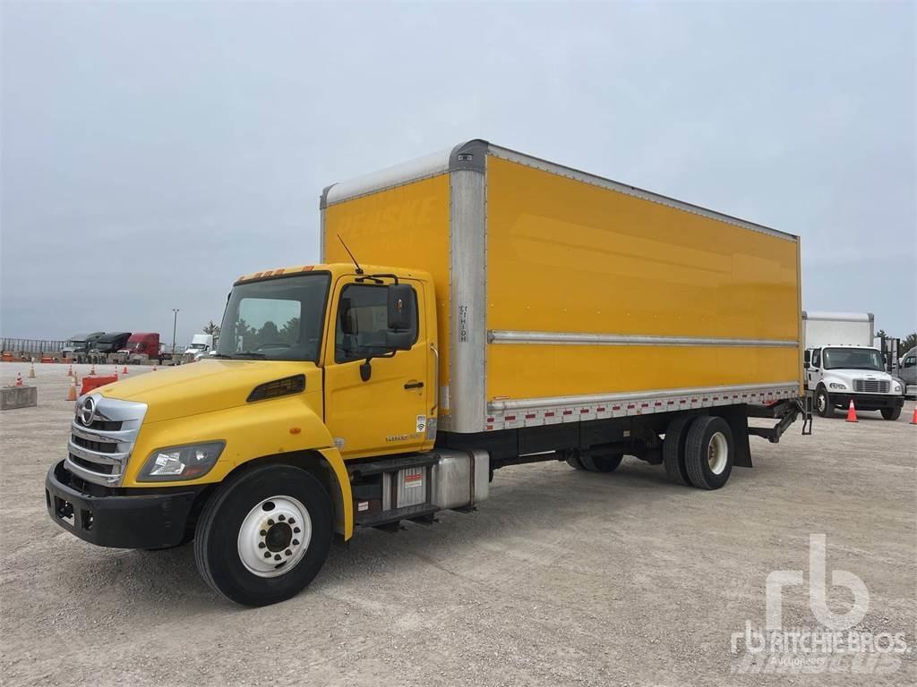 Hino 268 패널 화물차