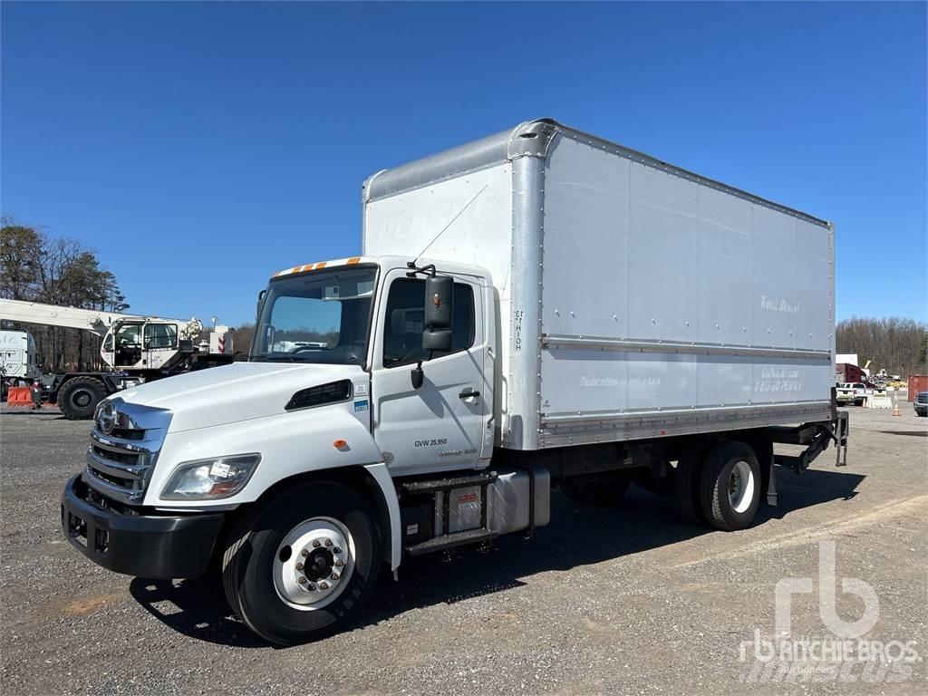 Hino 268 패널 화물차