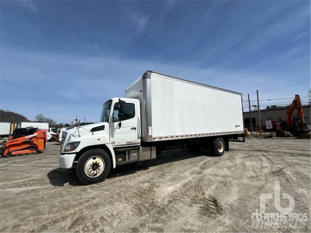 Hino 268 패널 화물차