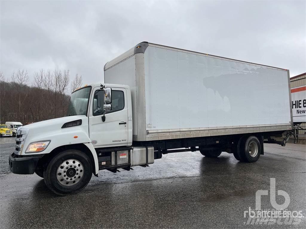 Hino 268 패널 화물차