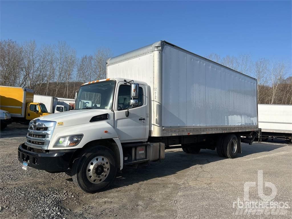 Hino 268 패널 화물차