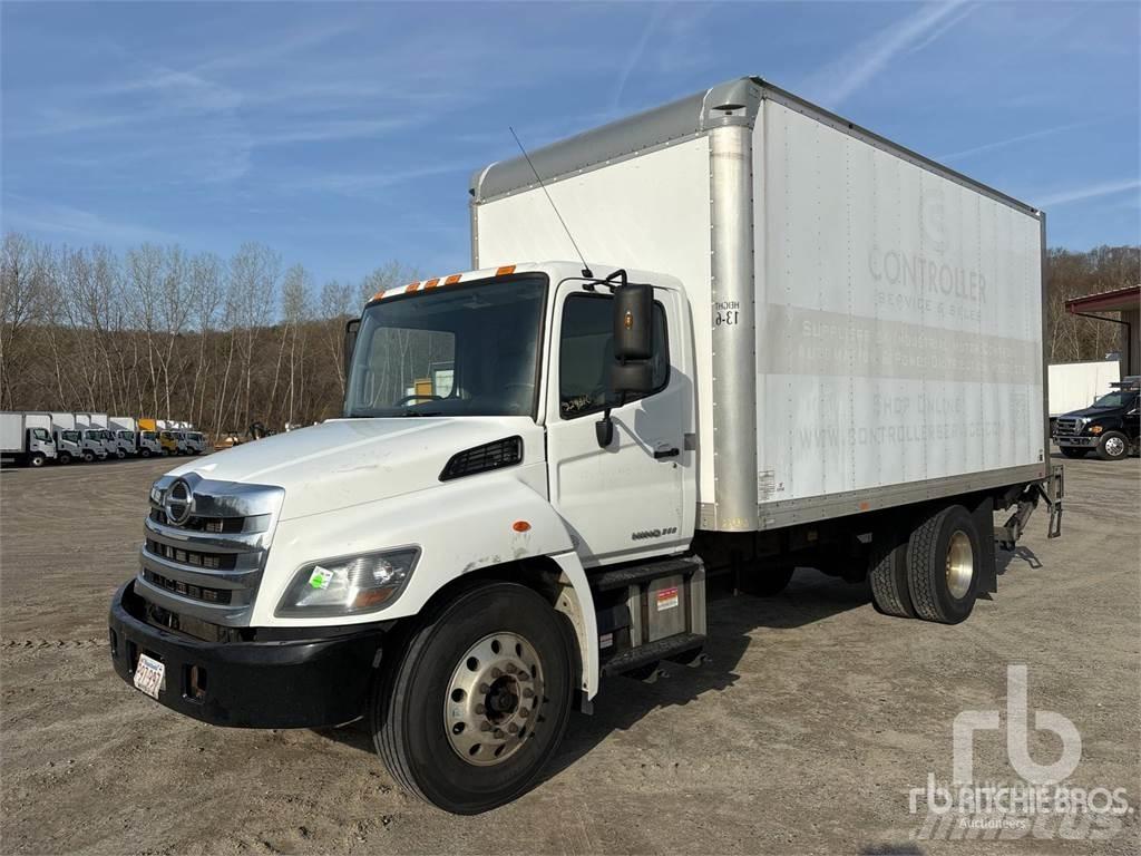Hino 268 패널 화물차