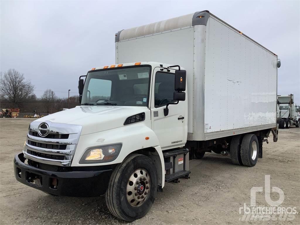 Hino 268 패널 화물차