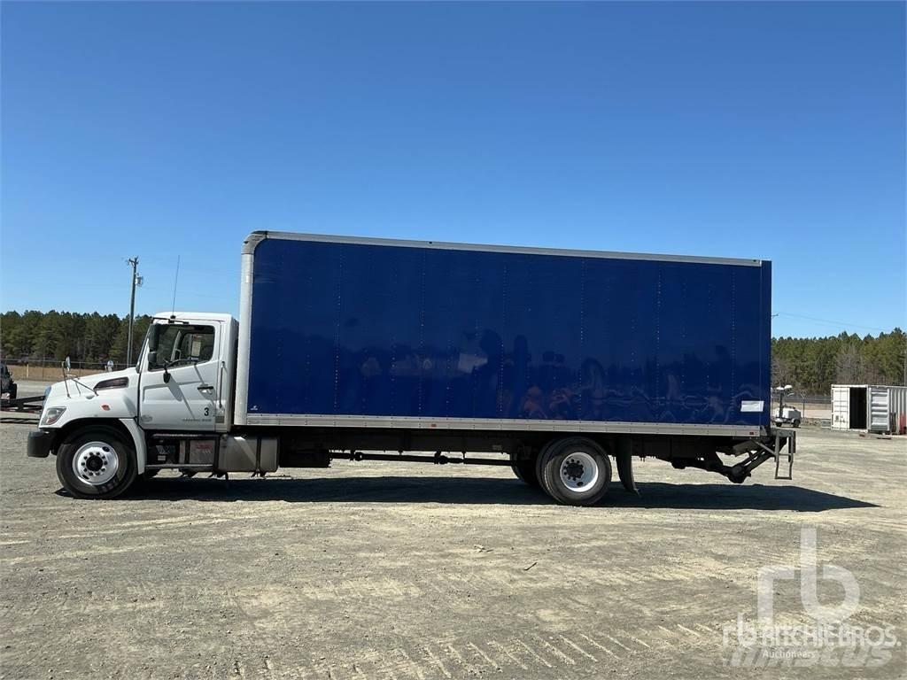 Hino 268 패널 화물차