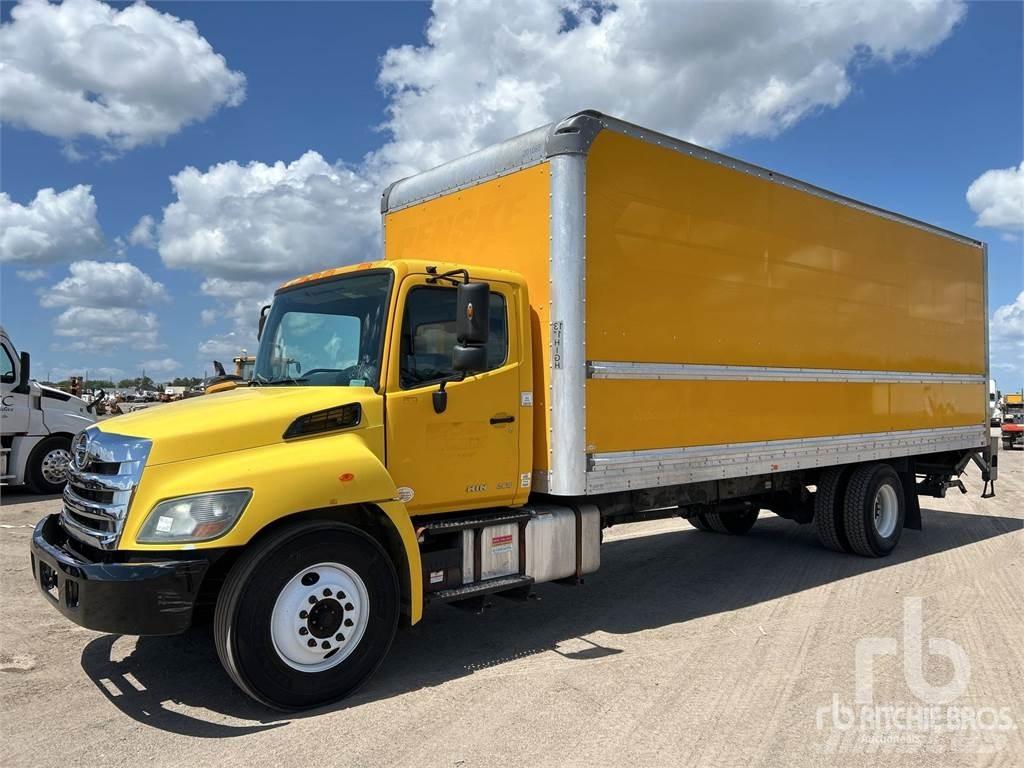 Hino 268 패널 화물차