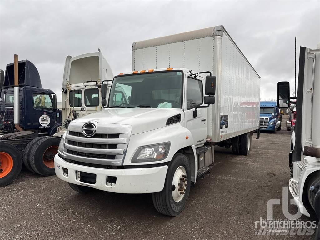 Hino 268 패널 화물차