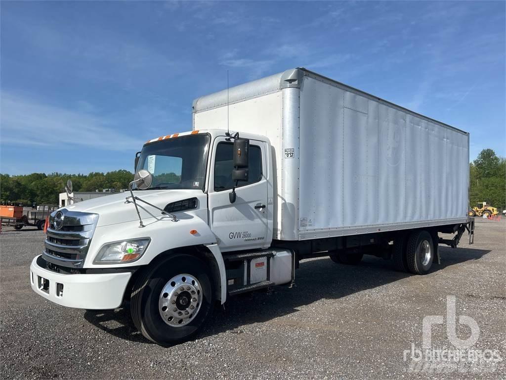 Hino 268 패널 화물차