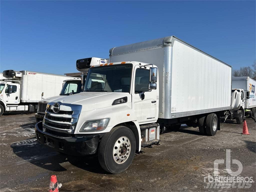 Hino 268 패널 화물차