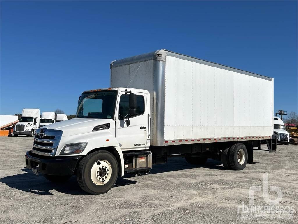Hino 268 패널 화물차