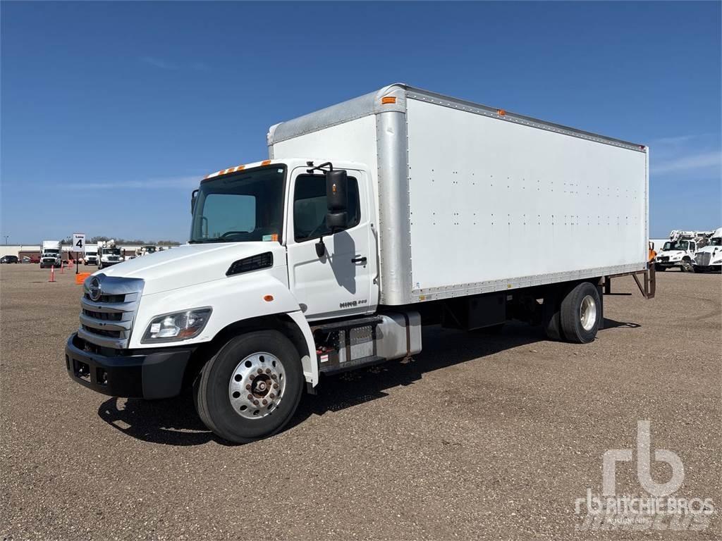 Hino 268 패널 화물차