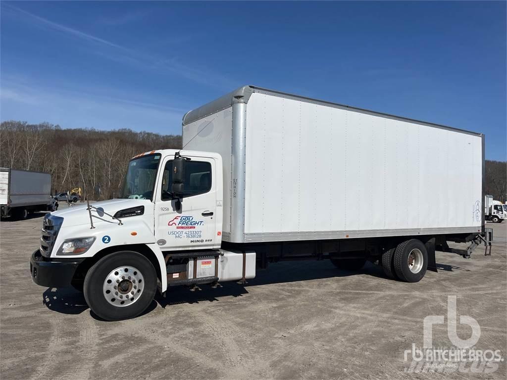 Hino 268 패널 화물차