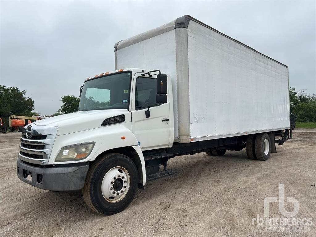 Hino 268 패널 화물차