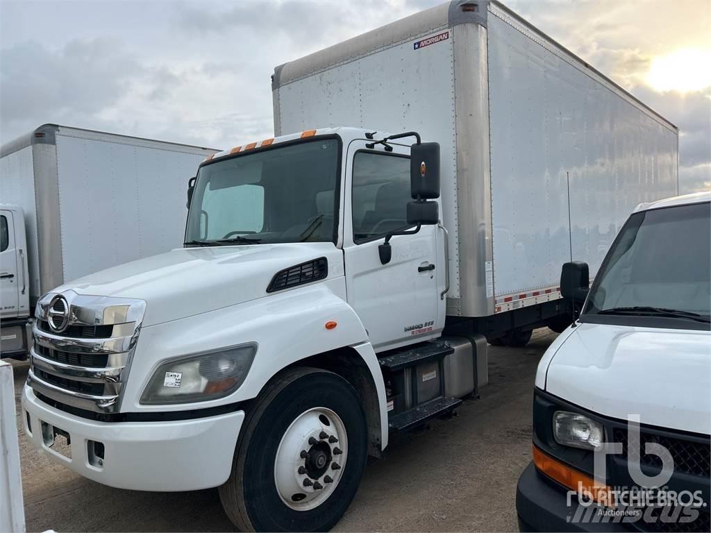 Hino 268 패널 화물차
