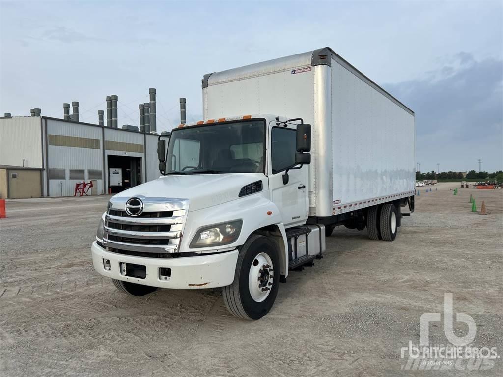 Hino 268 패널 화물차
