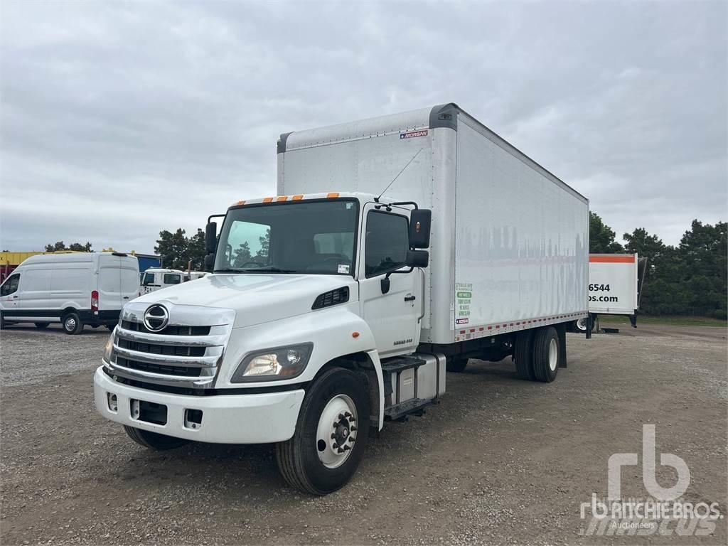 Hino 268 패널 화물차