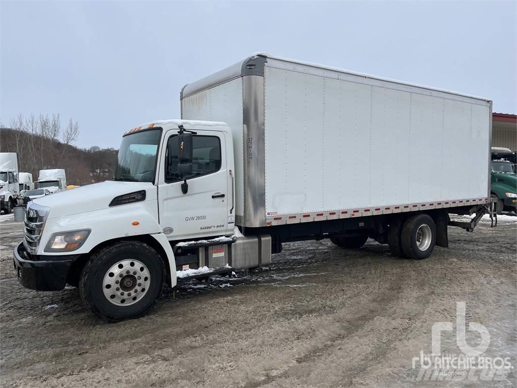 Hino 268 패널 화물차