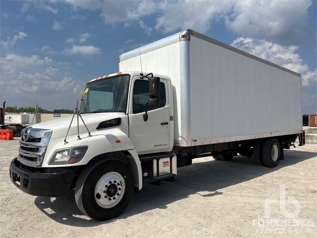 Hino 268 패널 화물차