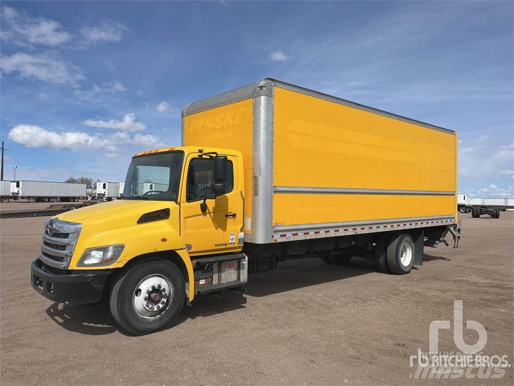 Hino 338 패널 화물차