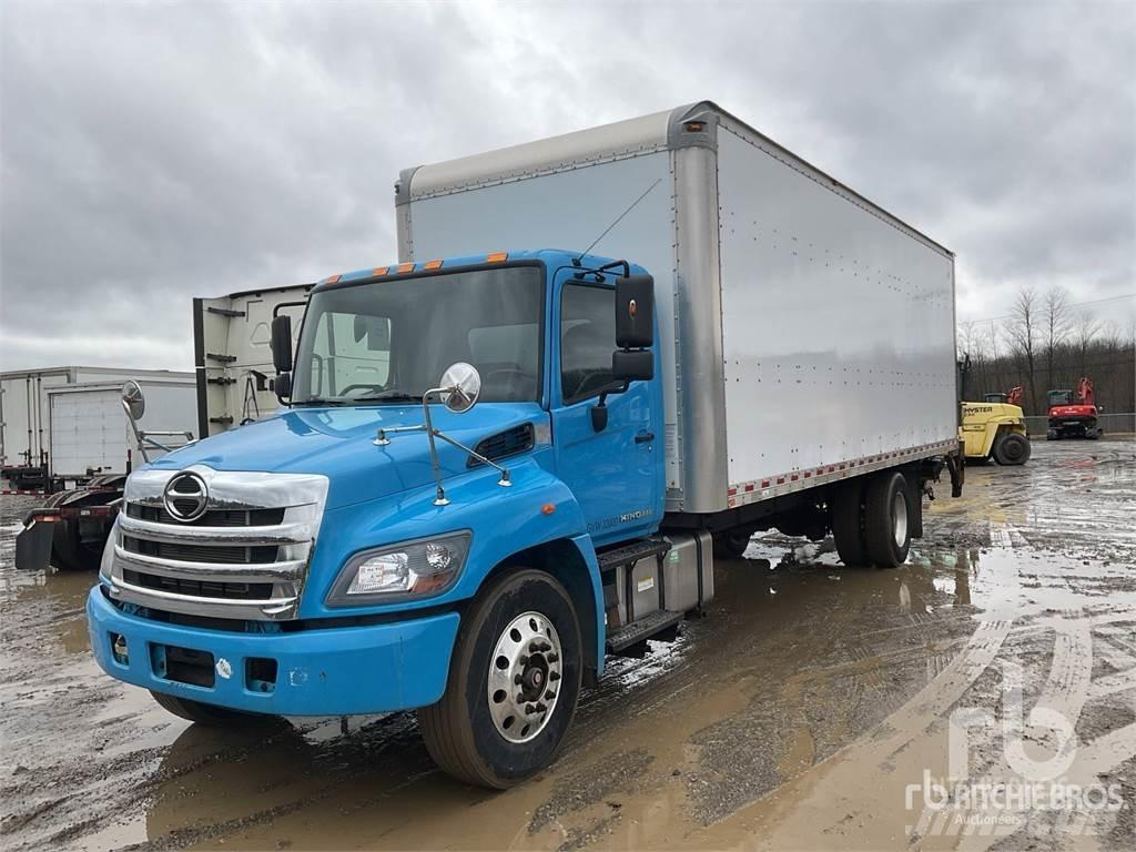 Hino 338 패널 화물차