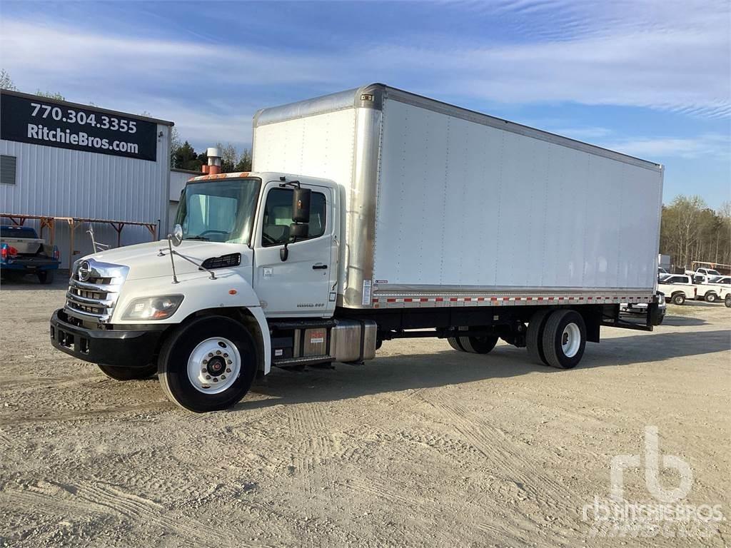 Hino 338 패널 화물차