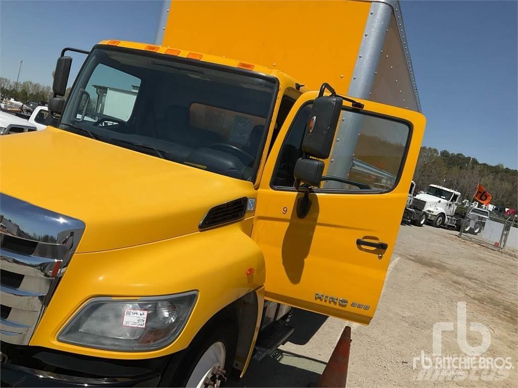 Hino 338 패널 화물차