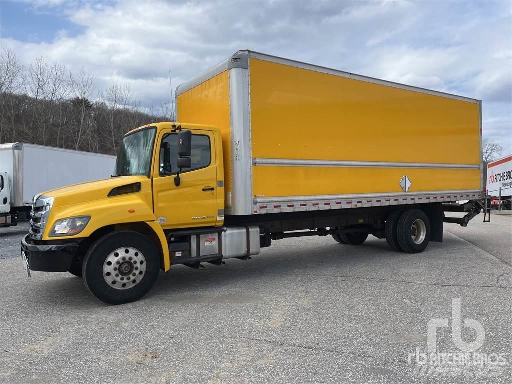 Hino 338 패널 화물차