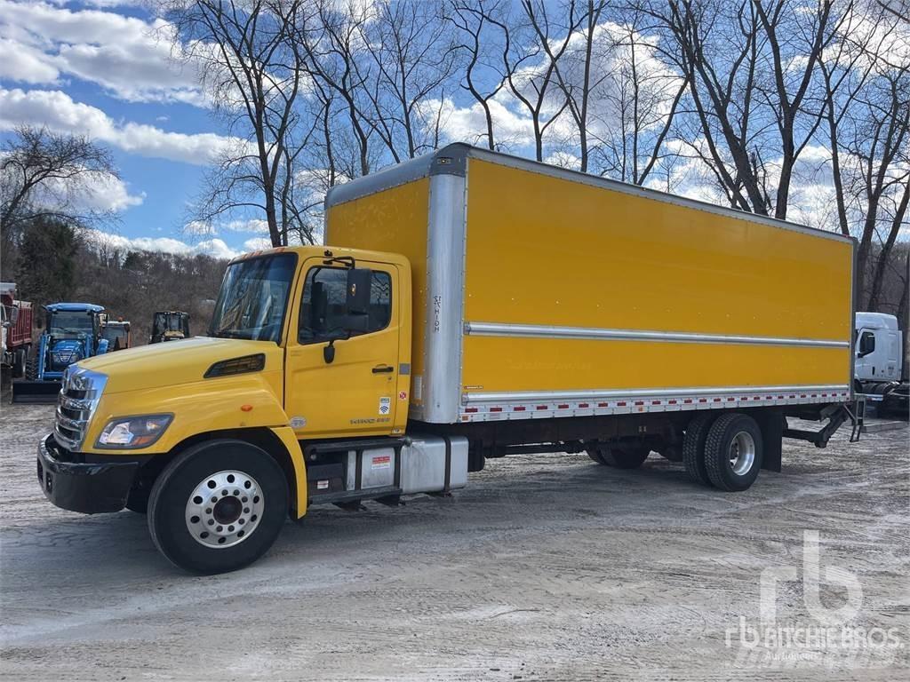 Hino 338 패널 화물차