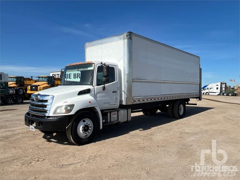Hino 338 패널 화물차