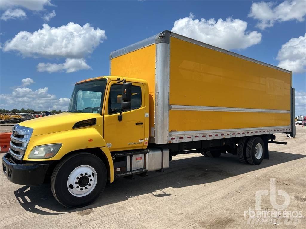 Hino 338 패널 화물차