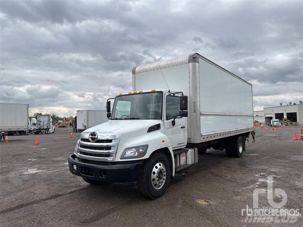 Hino 338 패널 화물차