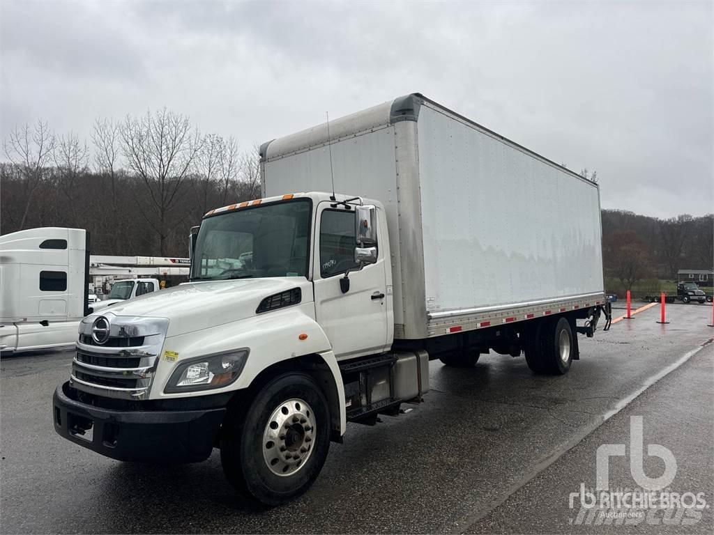 Hino 4x2 패널 화물차