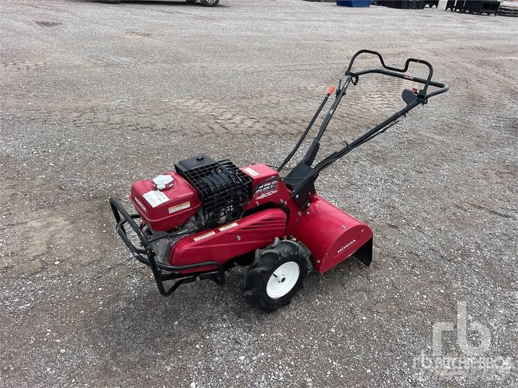 Honda FRC 800 파워 하로우 및 로토틸러(회전 경운기)