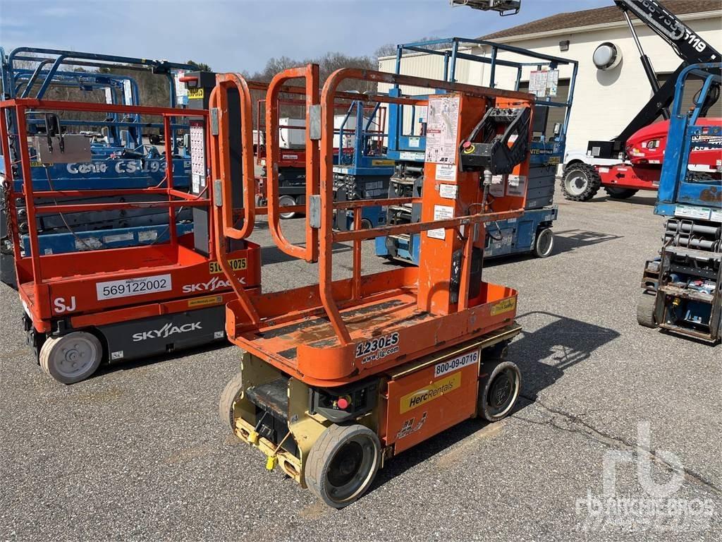 JLG 1230ES 관절형 전동이동 리프트