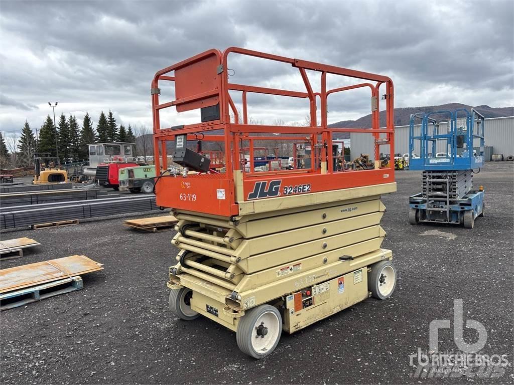 JLG 3246E2 가위형 리프트