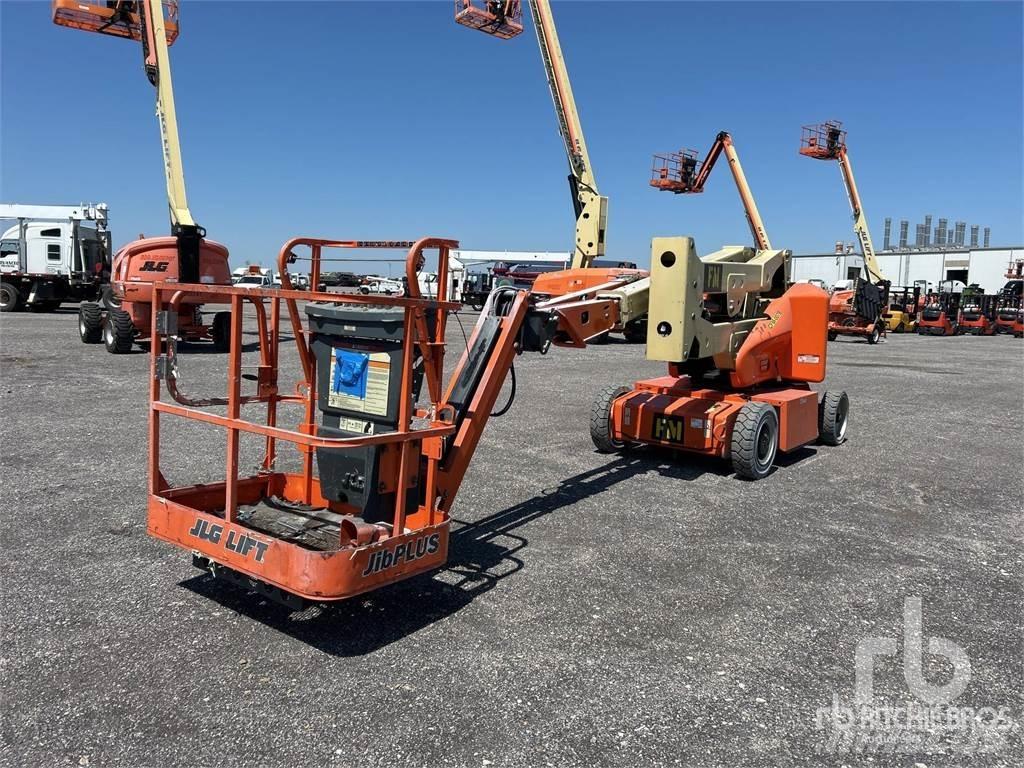 JLG E400AJPN 관절형 전동이동 리프트